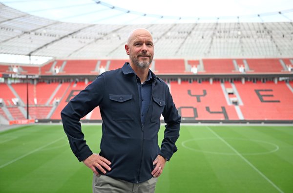 车优配 太难了滕哈赫上任3天塔免签拜仁，药厂2.2亿三核都将离队