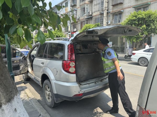 泰安配资 遮窗SUV藏猫腻！非法改装加油车被查，司机面临3-10万元罚款